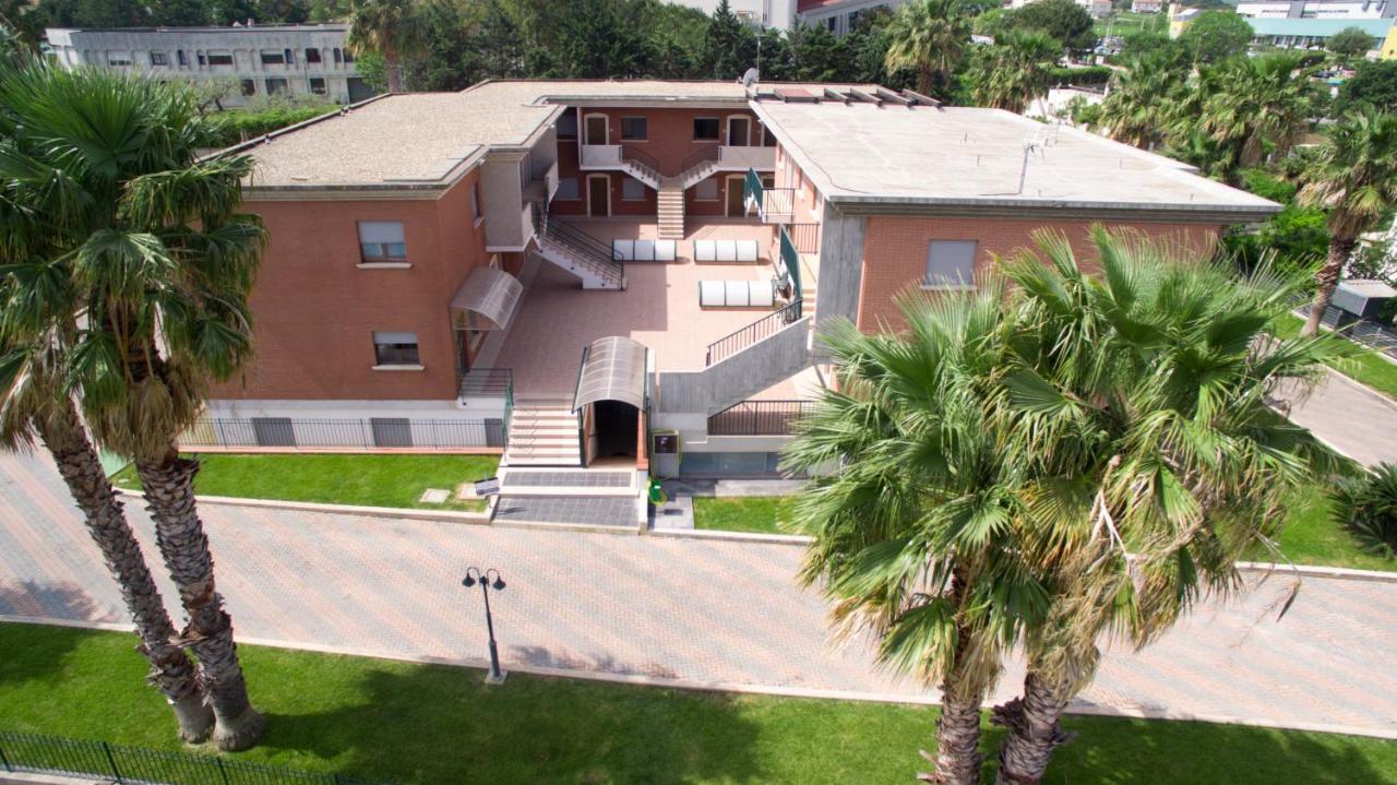 Residence Villaggio Del Sole 테르몰리 외부 사진