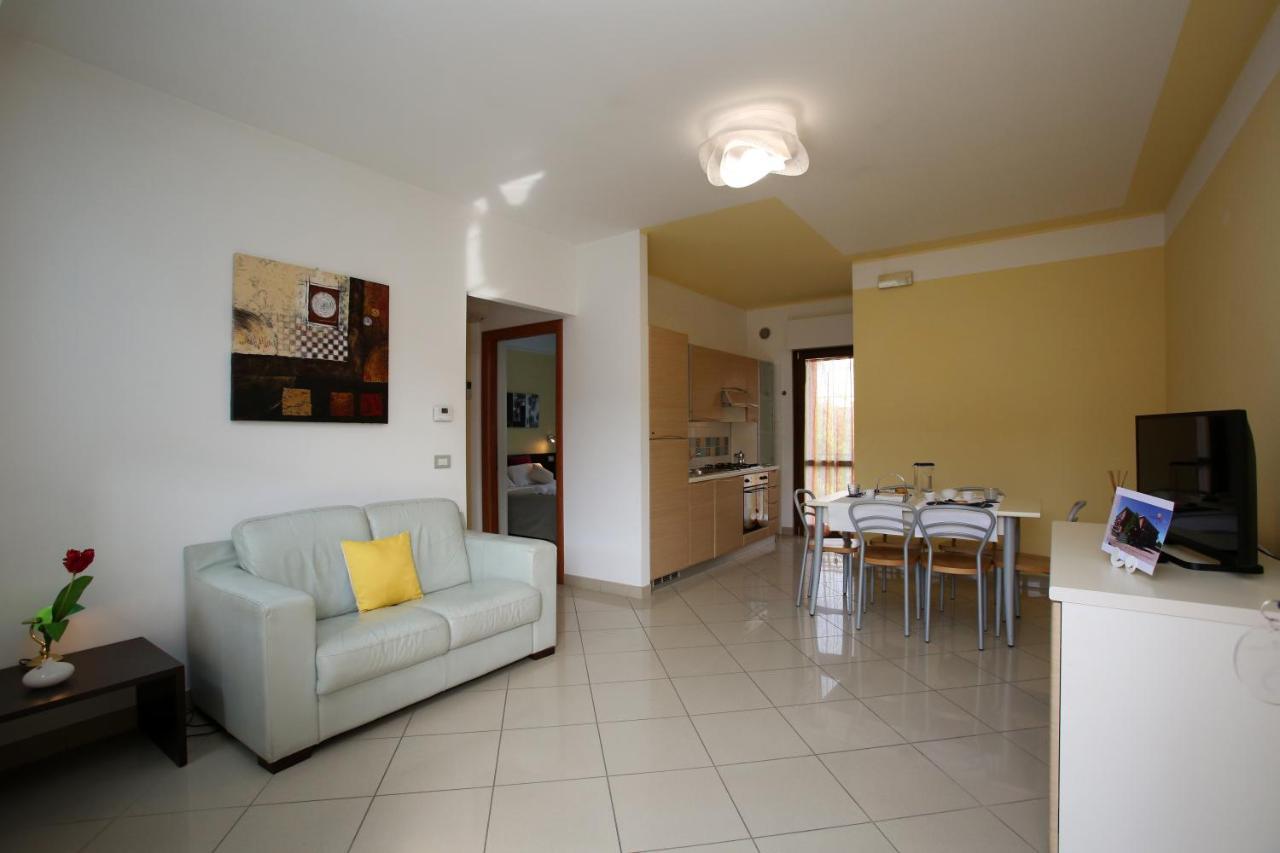 Residence Villaggio Del Sole 테르몰리 외부 사진